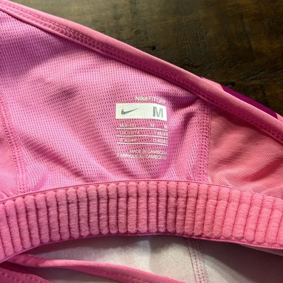 NWOT Nike workout top - Picture 4 of 4